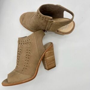 Vince Camuto Katri open toe heeled ankle shoes size 8